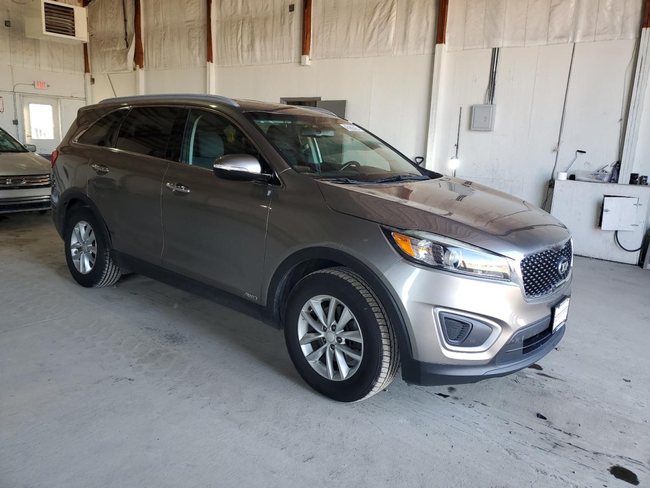 2017 KIA Sorento VIN 5XYPGDA30HG294581 Copart auction photo, side / rear end damage thumbnail 4