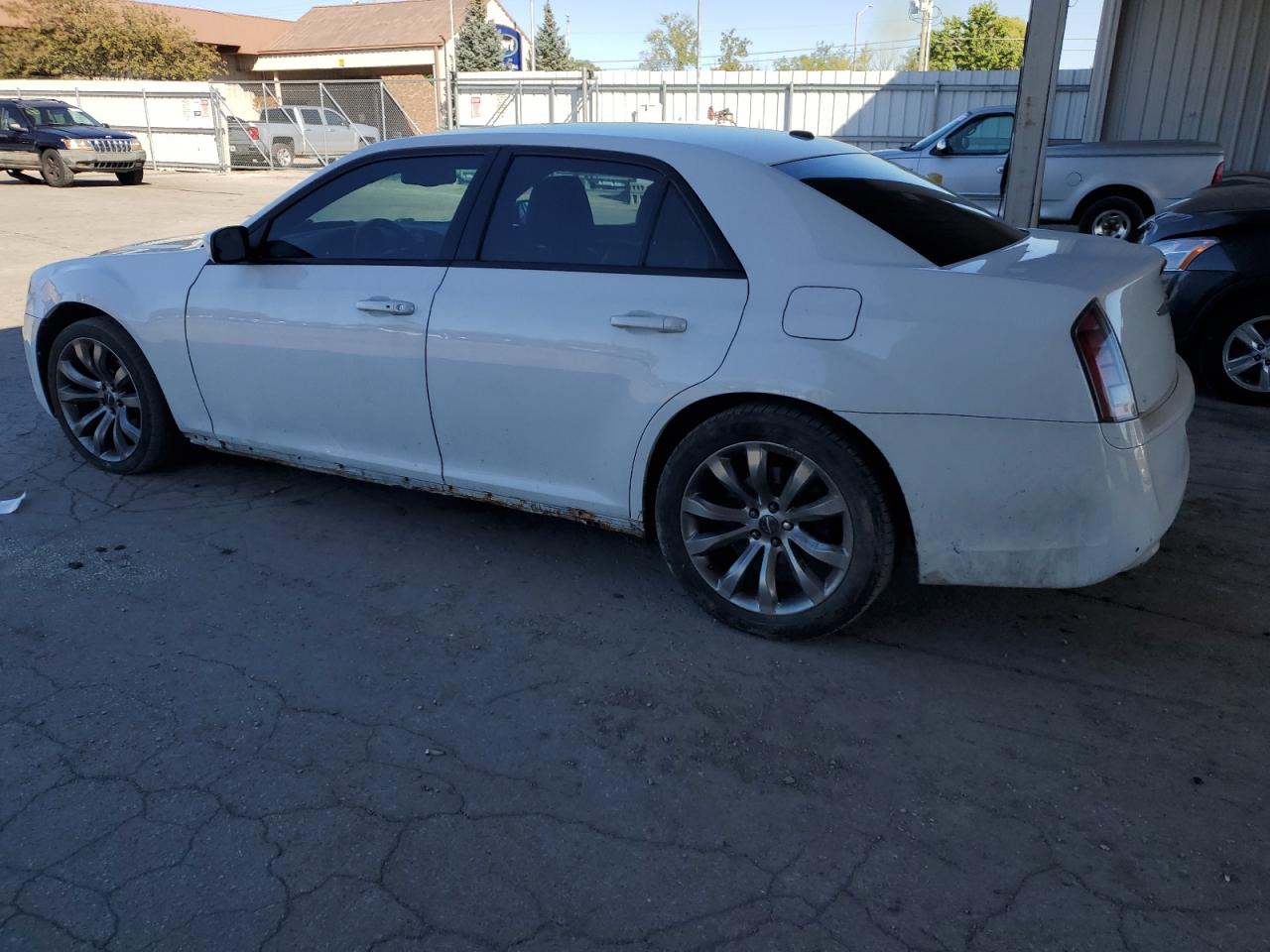 2014 Chrysler 300 VIN 2C3CCABG2EH344747 Copart auction photo, rear end / side damage thumbnail 2