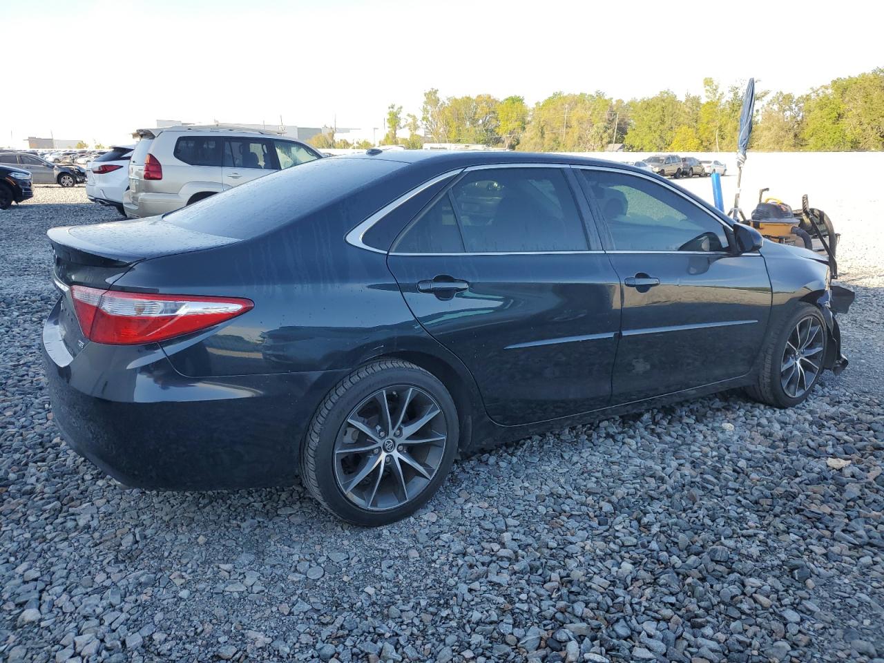 2016 Toyota Camry VIN 4T1BF1FK2GU566178 Copart auction photo, front end / minor dent/scratches damage thumbnail 3