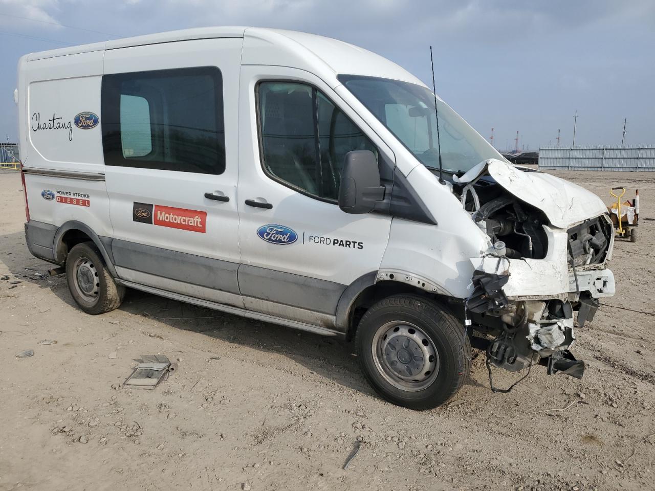 2020 Ford Transit VIN 1FTBR1C81LKA03746 Copart auction photo, front end / minor dent/scratches damage thumbnail 4