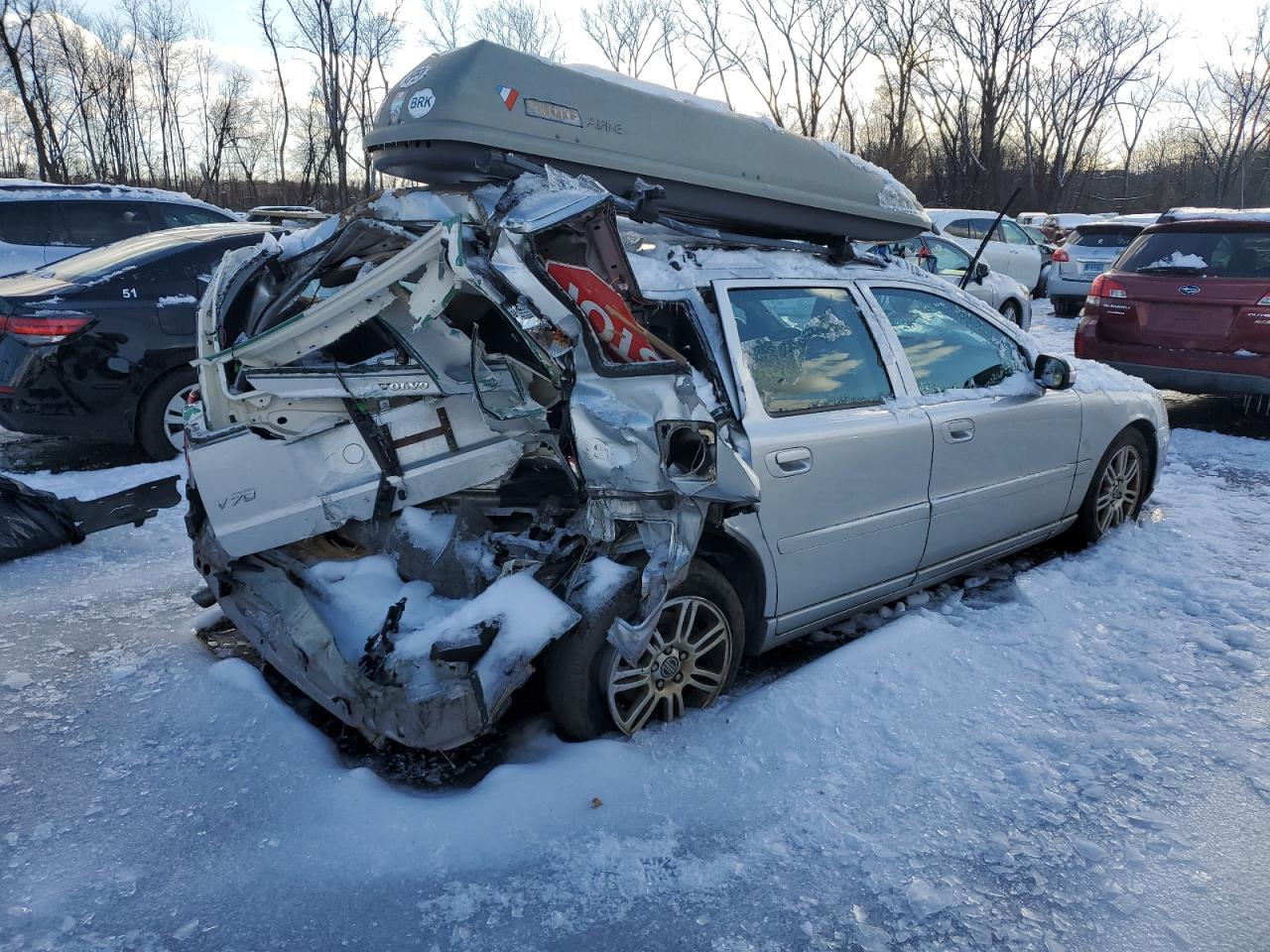 2007 Volvo V70 VIN YV1SW612971660062 Copart auction photo, rear end / minor dent/scratches damage thumbnail 3