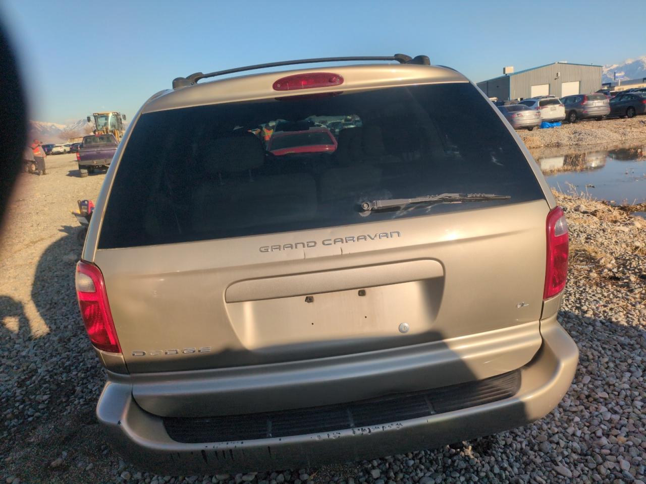 2002 Dodge Caravan VIN 1B4GP34302B645641 Copart auction photo, front end damage thumbnail 6