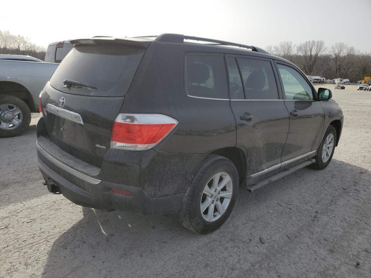 2013 Toyota Highlander VIN 5TDBK3EH2DS211979 Copart auction photo, front end damage thumbnail 3