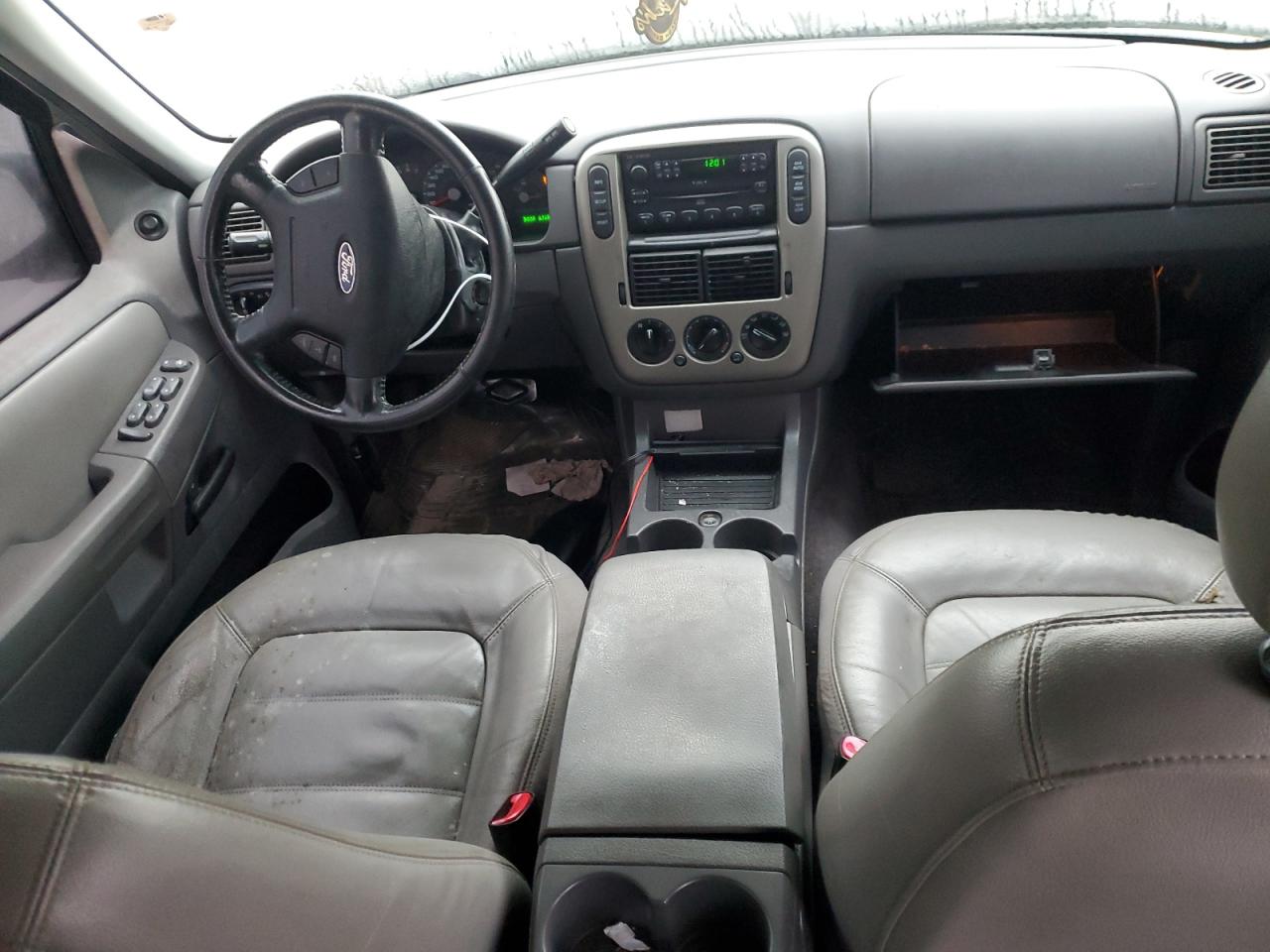 2005 Ford Explorer VIN 1FMDU73E75UA14706 Copart auction photo, side / front end damage thumbnail 8
