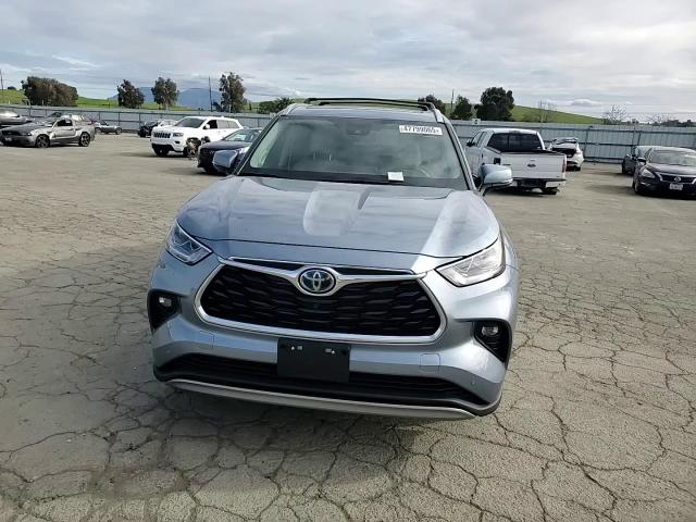2022 Toyota Highlander VIN 5TDEBRCH4NS092367 Copart auction photo, vandalism damage thumbnail 12