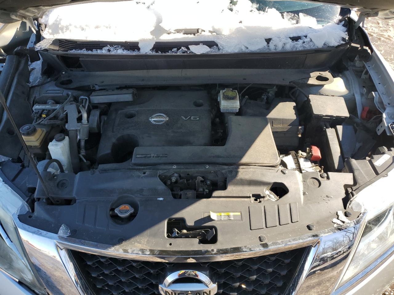 2016 Nissan Pathfinder VIN 5N1AR2MM1GC648681 Copart auction photo, front end / minor dent/scratches damage thumbnail 13