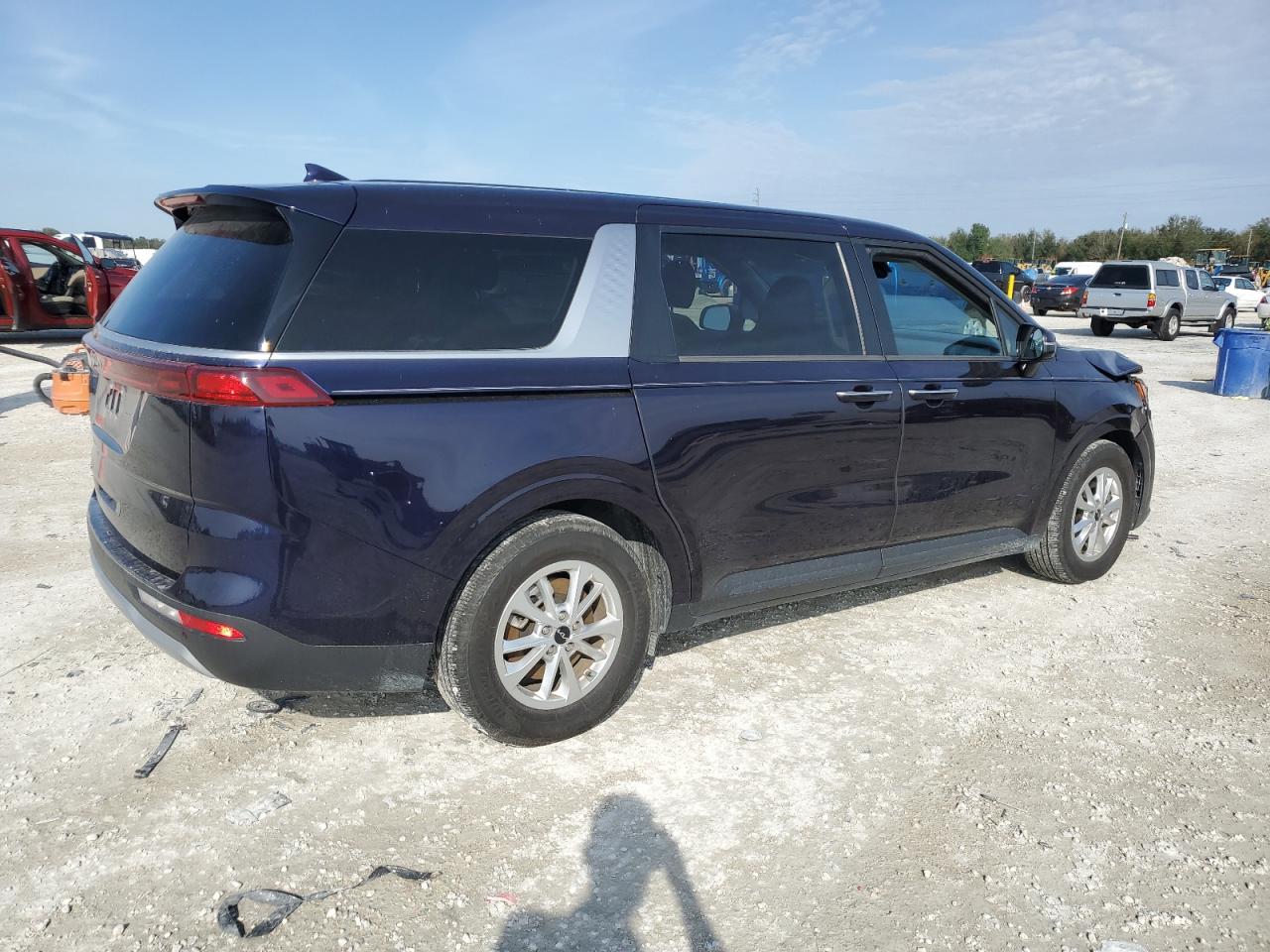 2022 KIA Carnival VIN KNDNB4H30N6058622 Copart auction photo, front end damage thumbnail 3