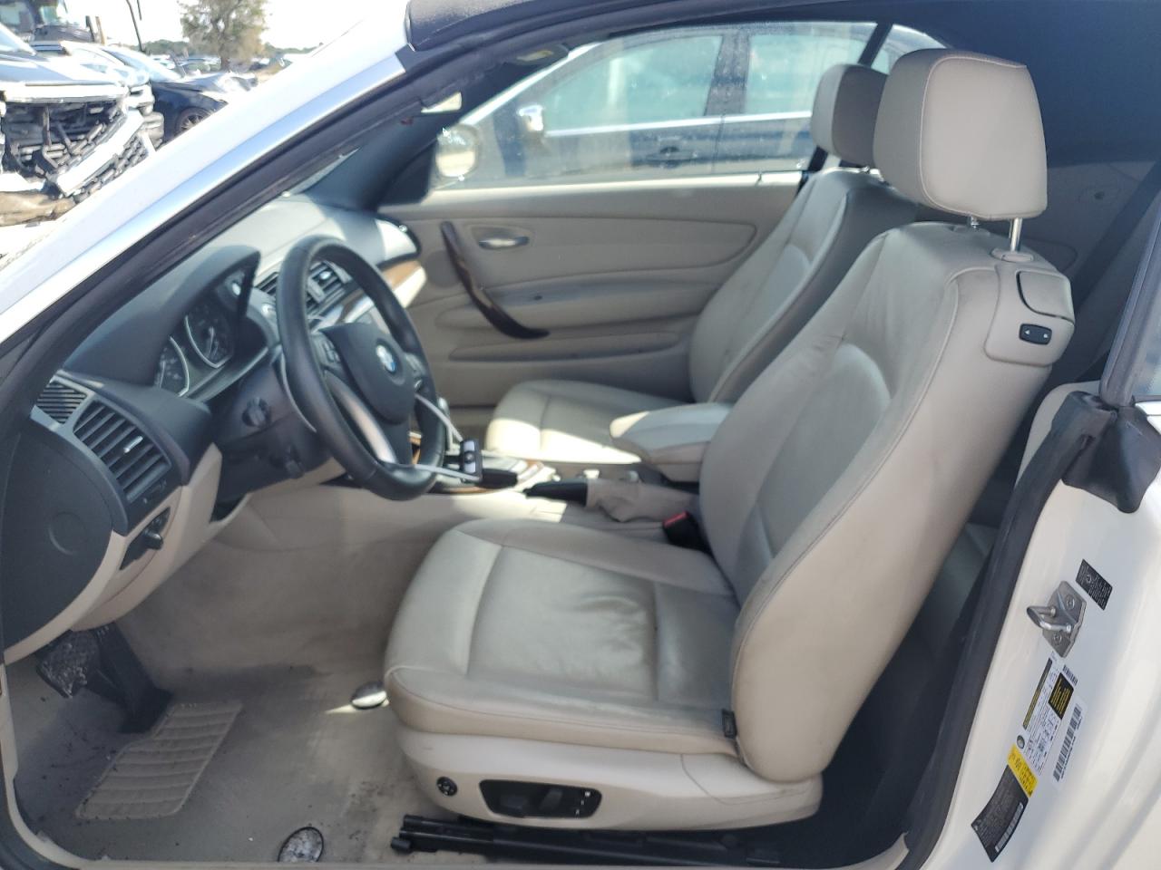 2011 BMW 1er VIN WBAUL7C57BVM81067 Copart auction photo, water/flood damage thumbnail 7