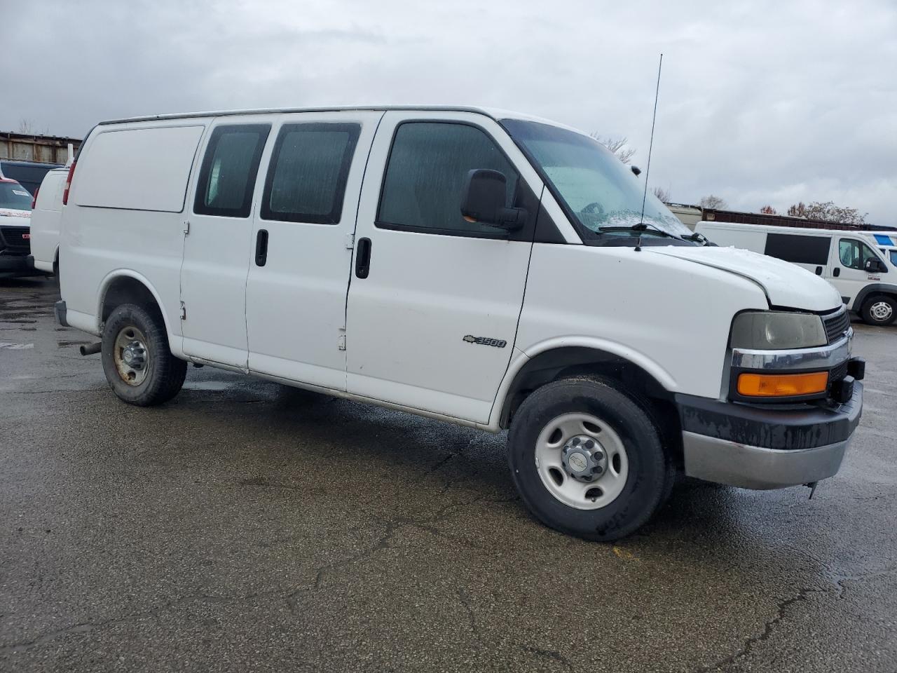 2007 Chevrolet Express VIN 1GCHG35UX71157485 Copart auction photo, front end / side damage thumbnail 4