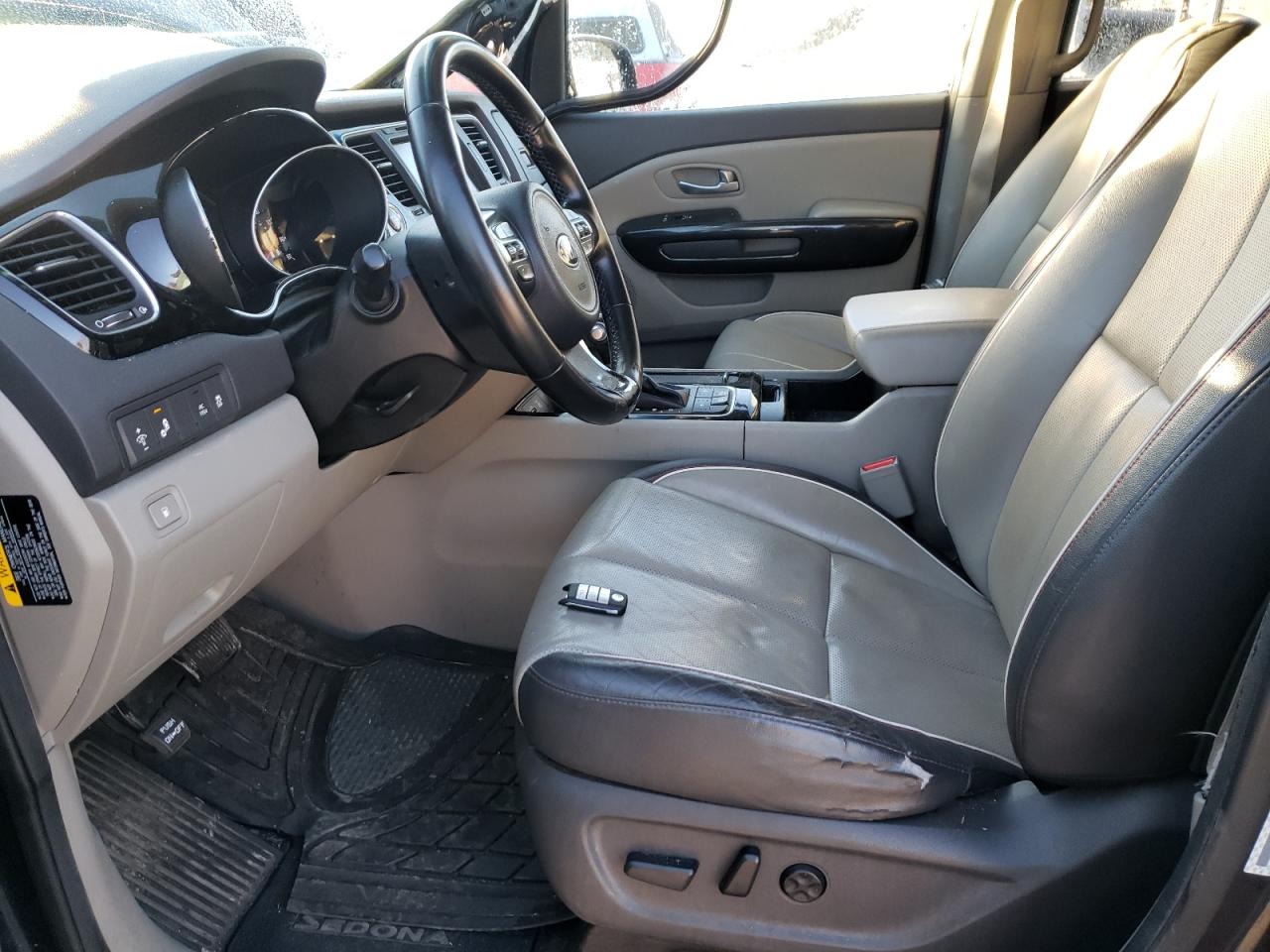 2015 KIA Sedona VIN KNDMC5C14F6038900 Copart auction photo, front end / undercarriage damage thumbnail 7