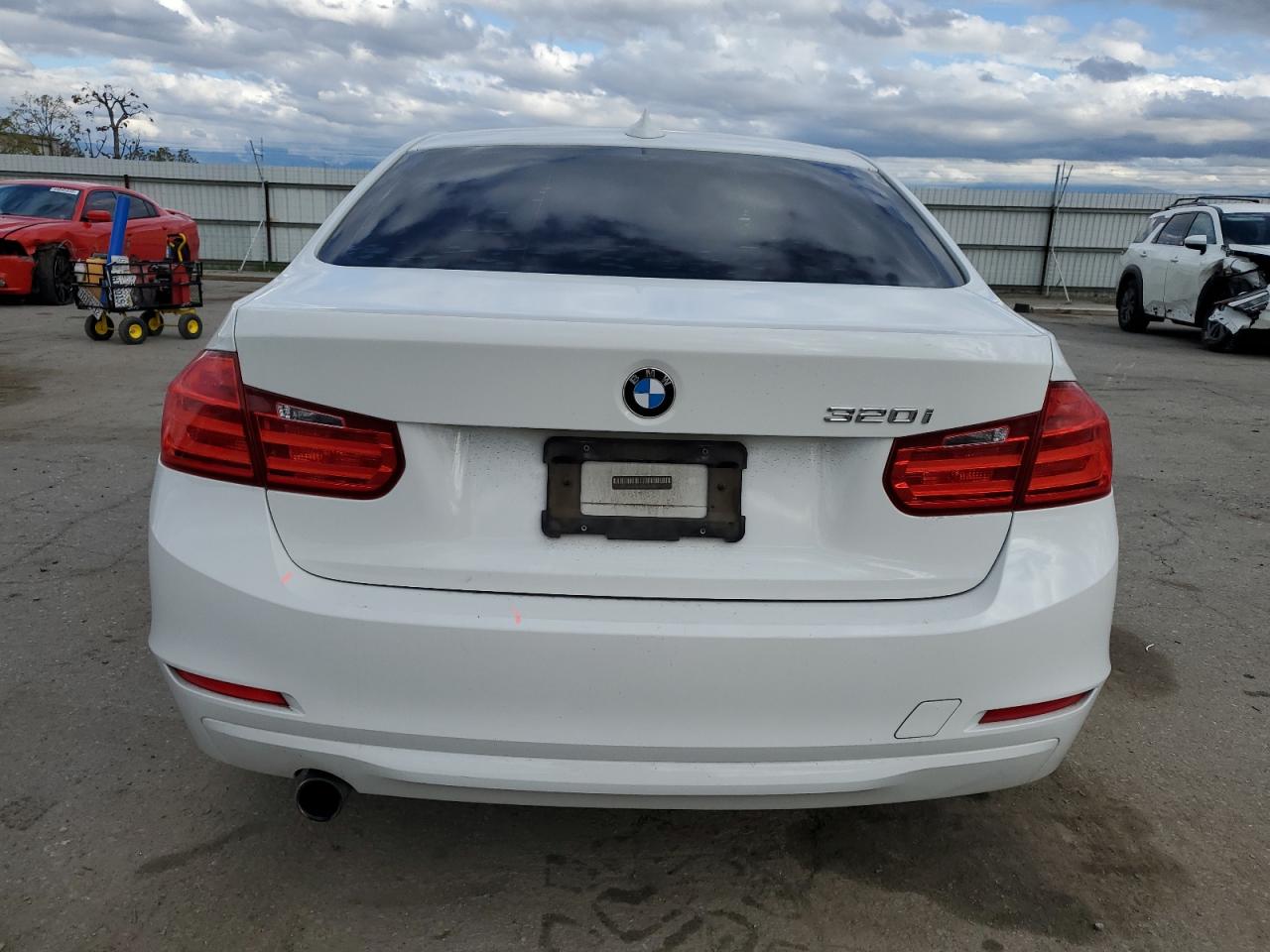 2015 BMW 3er VIN WBA3B1G50FNT03657 Copart auction photo, front end / side damage thumbnail 6