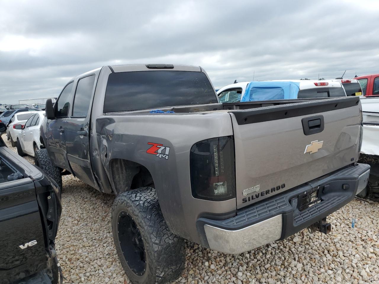 2008 Chevrolet Silverado VIN 3GCEK13J18G292923 Copart auction photo, front end / side damage thumbnail 2