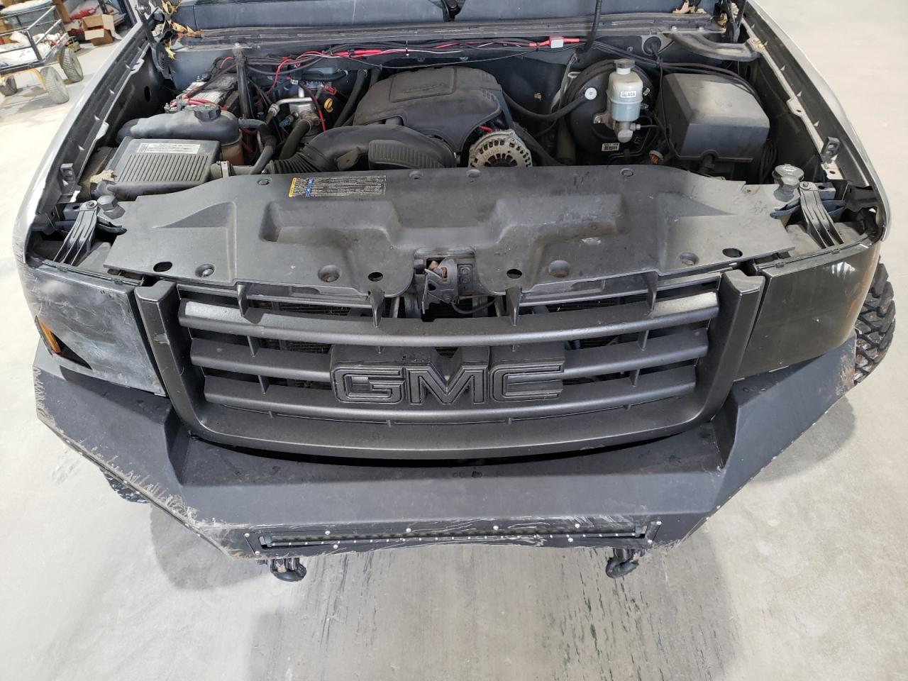 2008 GMC Sierra VIN 3GTEK13J88G260163 Copart auction photo, front end / side damage thumbnail 8