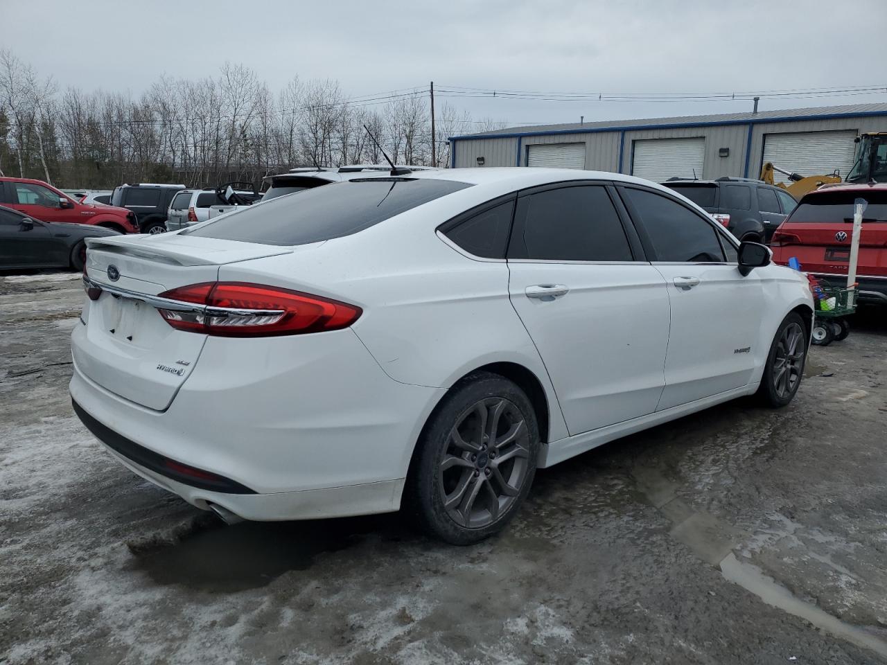 2017 Ford Fusion VIN 3FA6P0LU5HR232552 Copart auction photo, front end damage thumbnail 3