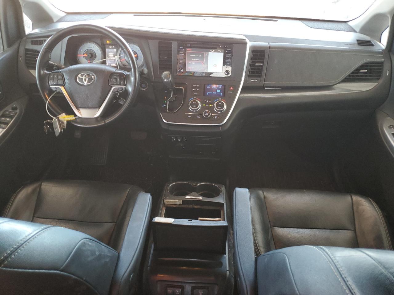 2019 Toyota Sienna VIN 5TDEZ3DC4KS216015 Copart auction photo, front end / rear end damage thumbnail 8