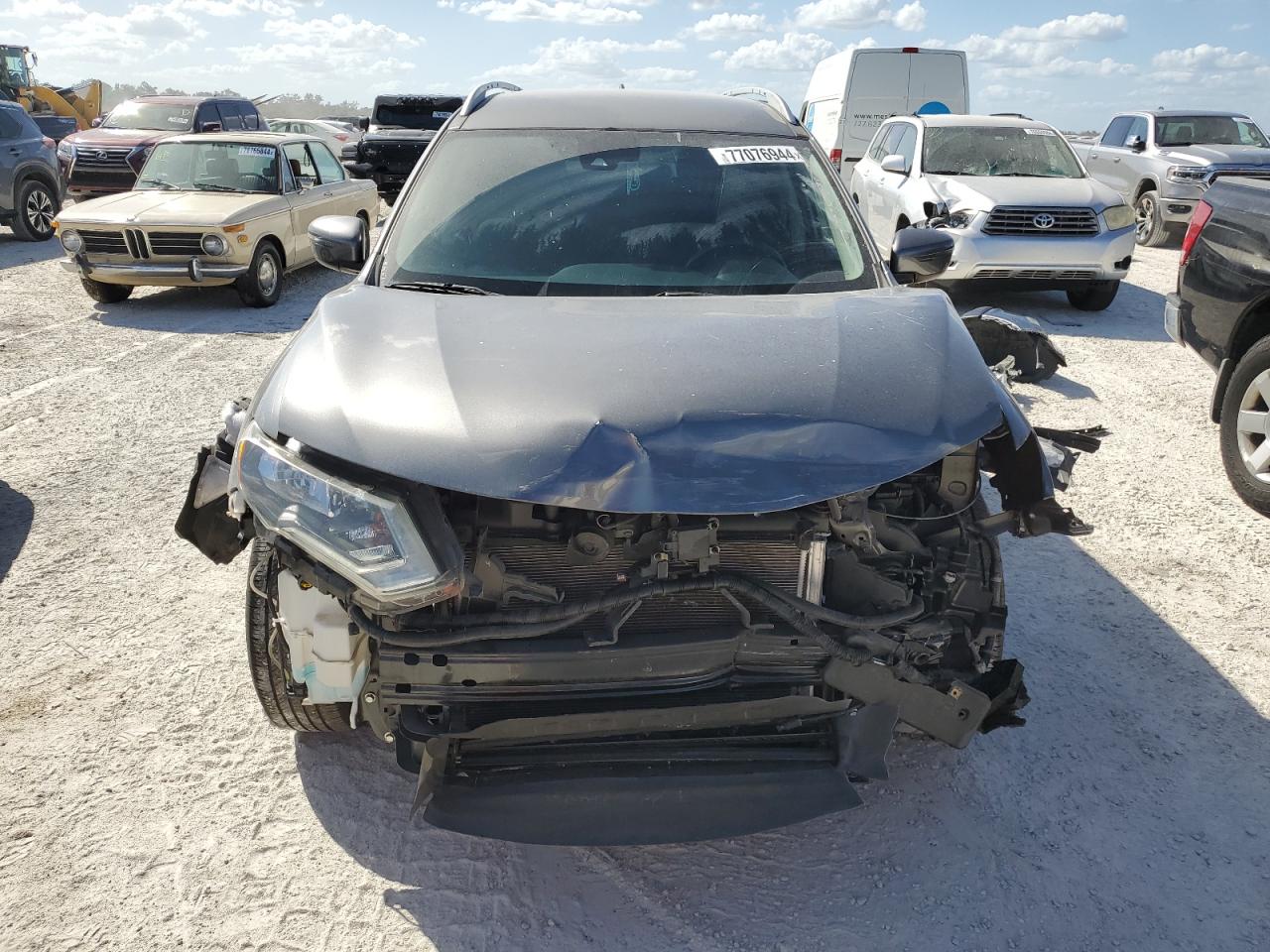 2019 Nissan Rogue VIN 5N1AT2MT0KC810026 Copart auction photo, front end damage thumbnail 5