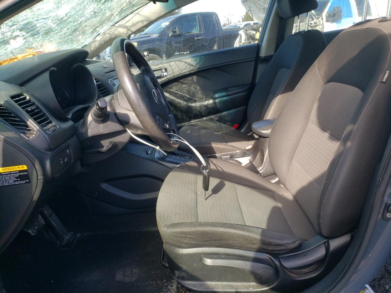 2016 KIA Forte VIN KNAFX4A63G5559312 Copart auction photo, front end / side damage thumbnail 7