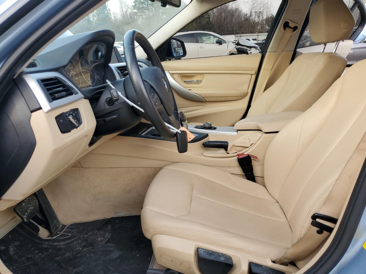 2014 BMW 3er VIN WBA3B1C54EK131106 Copart auction photo, front end / minor dent/scratches damage thumbnail 7