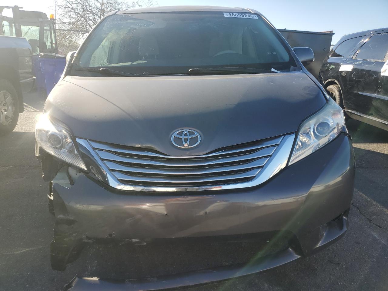 2011 Toyota Sienna VIN 5TDKK3DC1BS165001 Copart auction photo, front end damage thumbnail 5