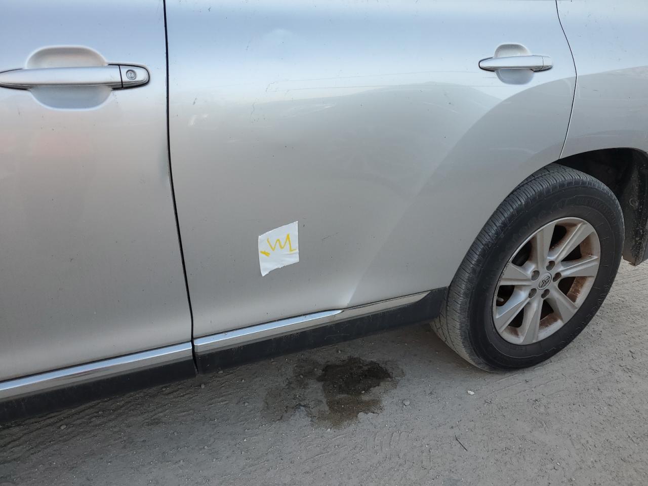 2011 Toyota Highlander VIN 5TDZK3EHXBS040880 Copart auction photo, water/flood damage thumbnail 13