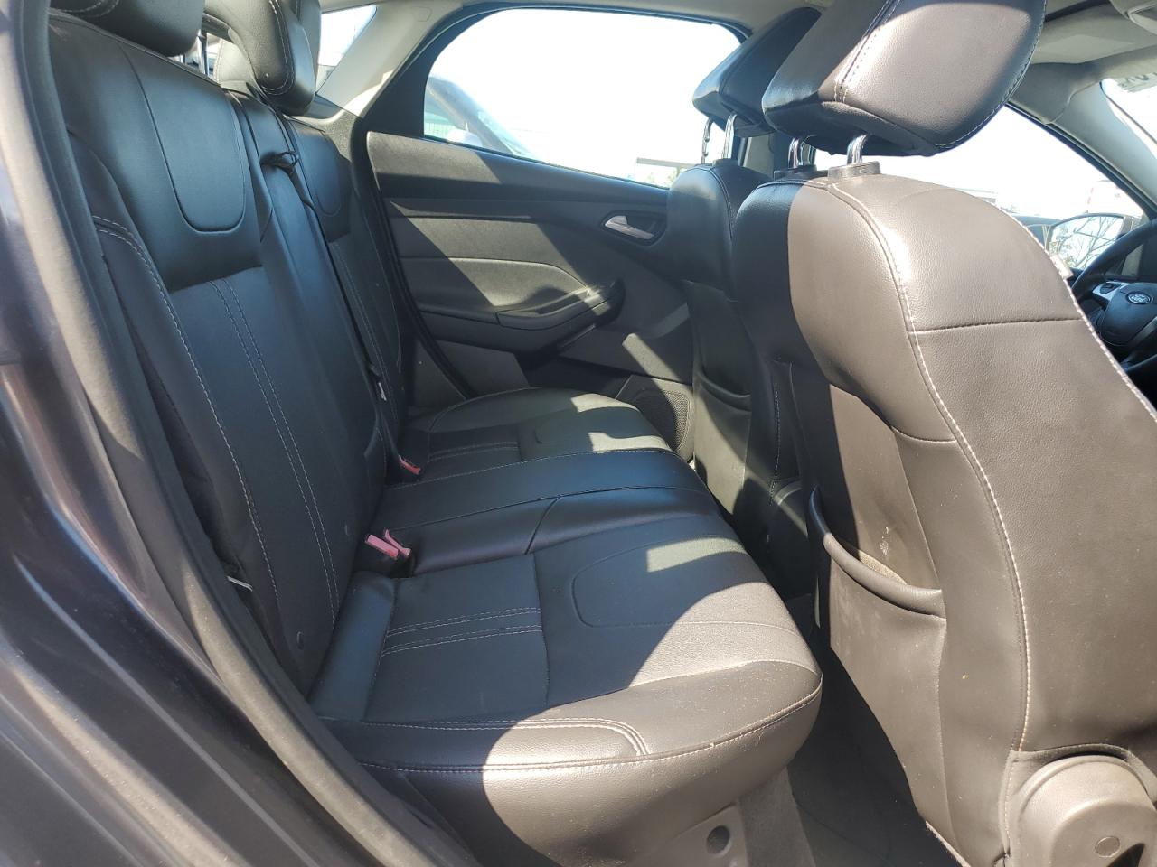 2014 Ford Focus VIN 1FADP3F24EL319078 Copart auction photo, normal wear / minor dent/scratches damage thumbnail 10