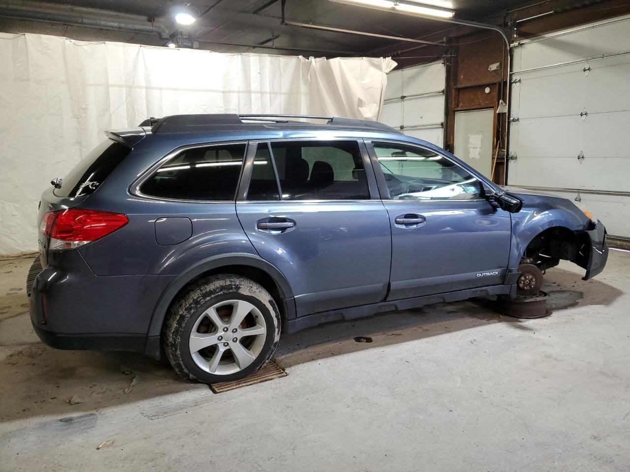 2013 Subaru Outback VIN 4S4BRBHC2D3260988 Copart auction photo, side / front end damage thumbnail 3
