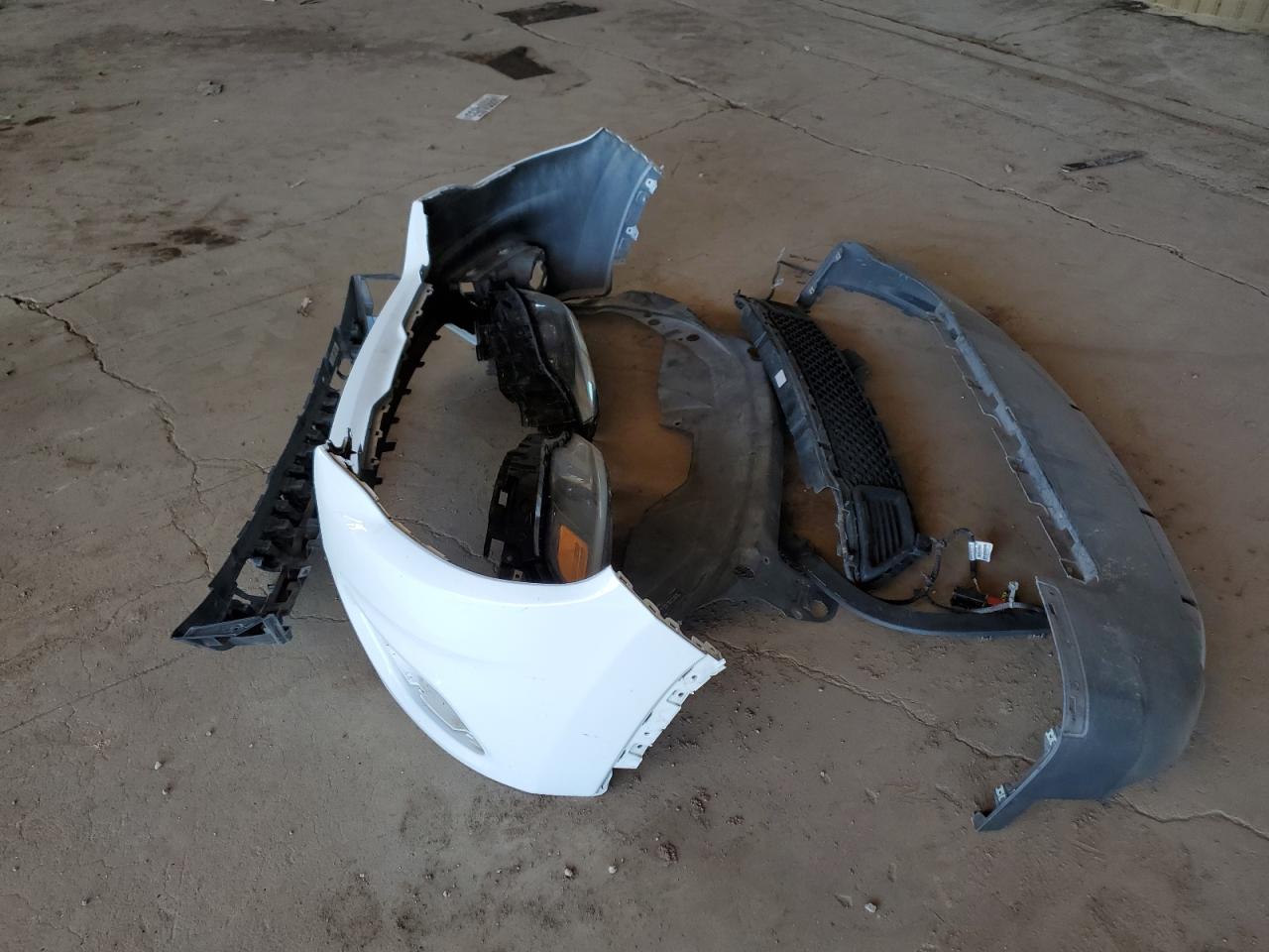 2019 Jeep Grand Cherokee VIN 1C4PJMLN8KD334024 Copart auction photo, front end damage thumbnail 12