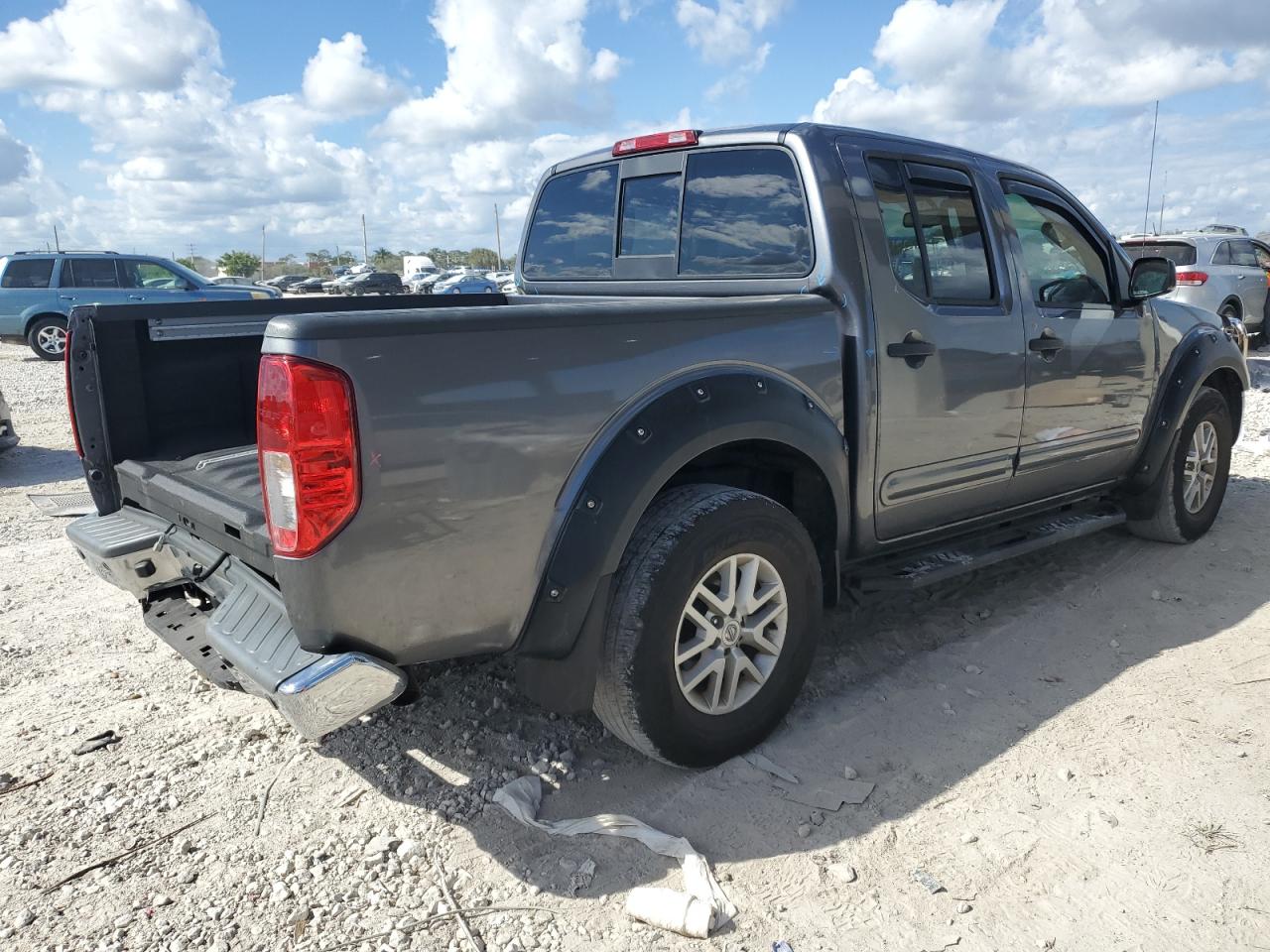 2021 Nissan Navara (Frontier) VIN 1N6ED0EA7MN706495 Copart auction photo, rear end / minor dent/scratches damage thumbnail 3
