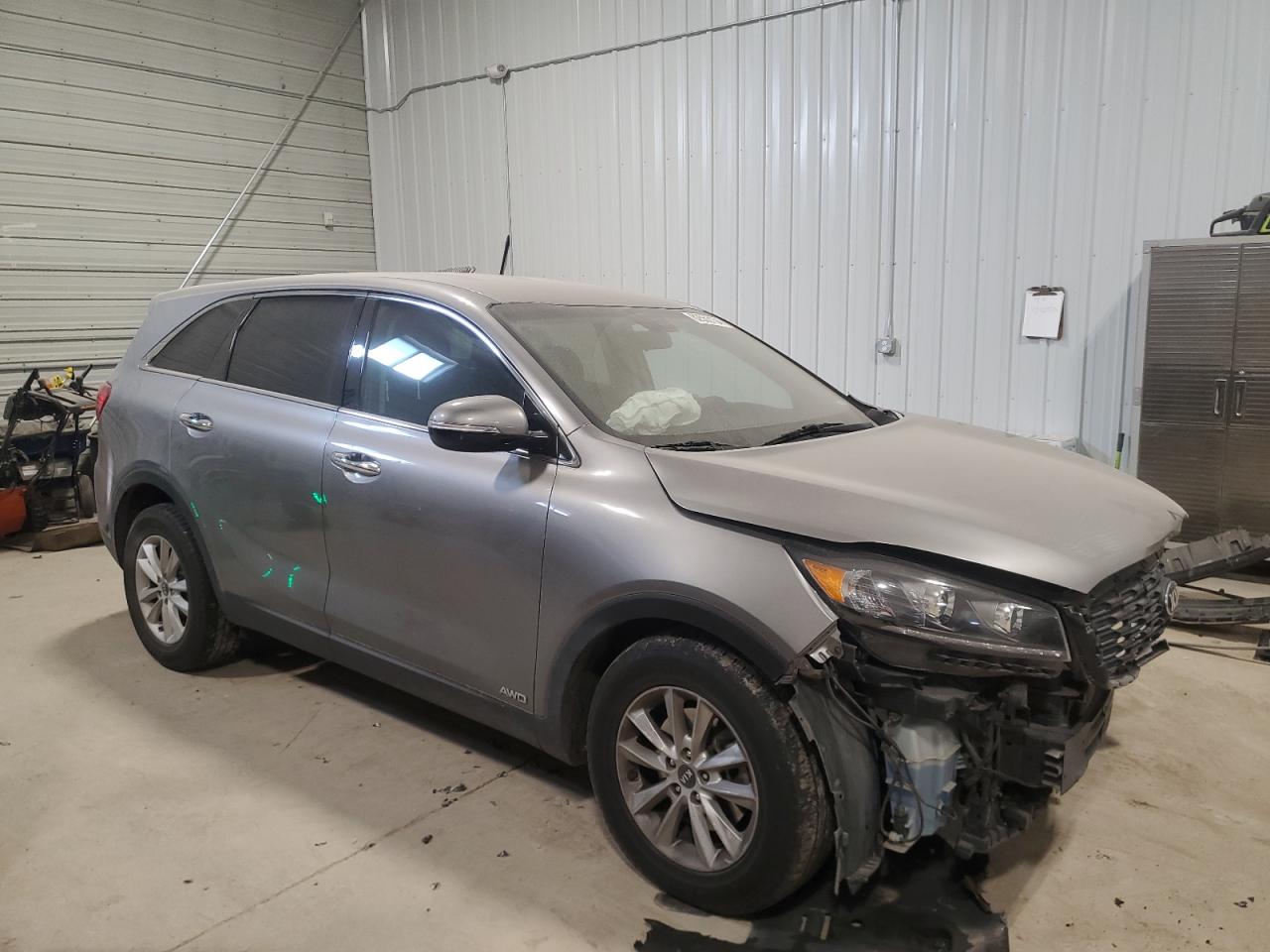 2019 KIA Sorento VIN 5XYPGDA5XKG440249 Copart auction photo, front end damage thumbnail 4