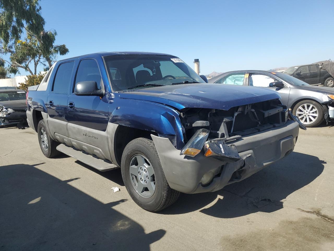 2002 Chevrolet Avalanche VIN 3GNEK13T62G111797 Copart auction photo, front end damage thumbnail 4