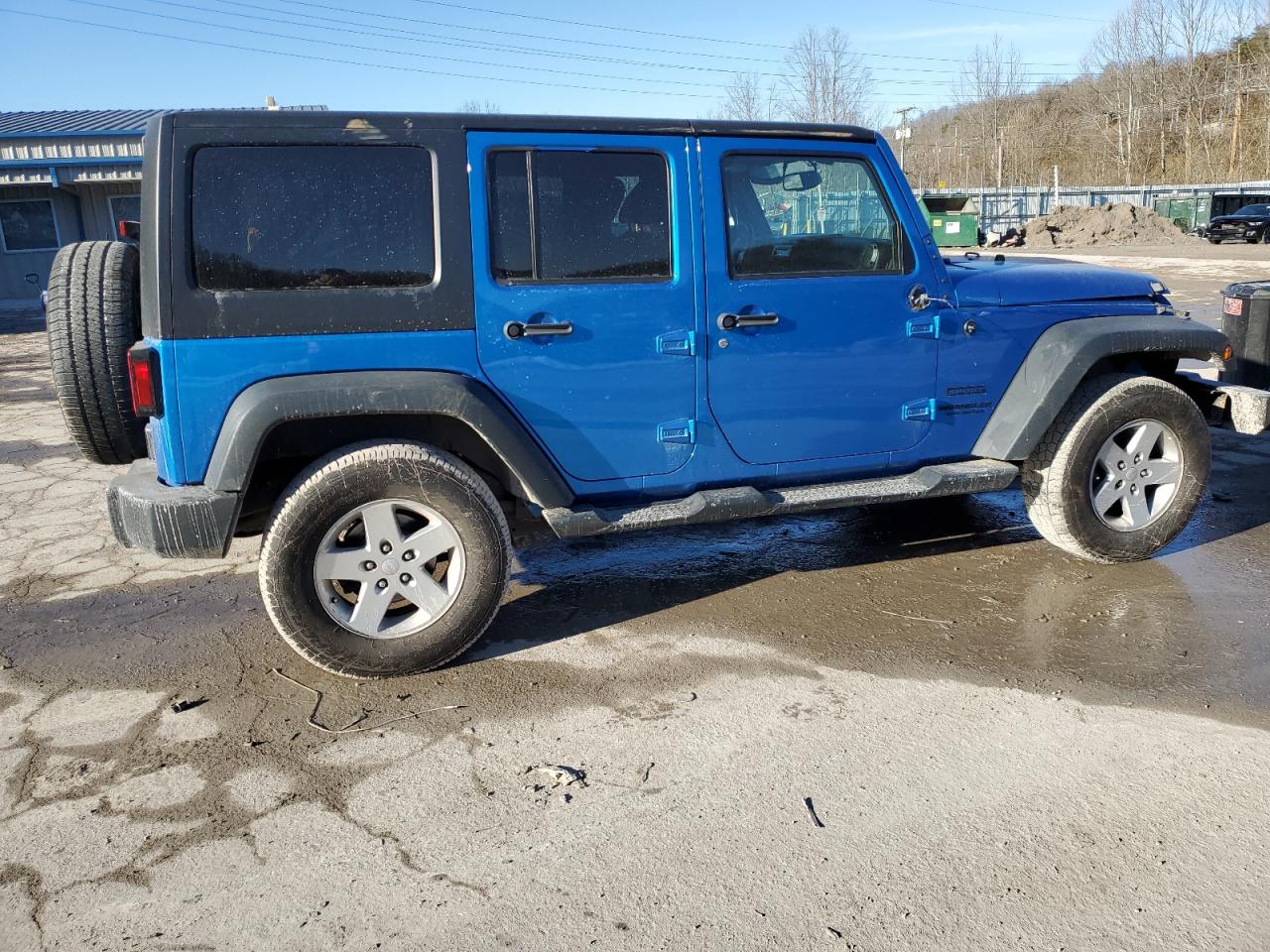 2015 Jeep Wrangler VIN 1C4BJWDG5FL728114 Copart auction photo, front end / side damage thumbnail 3