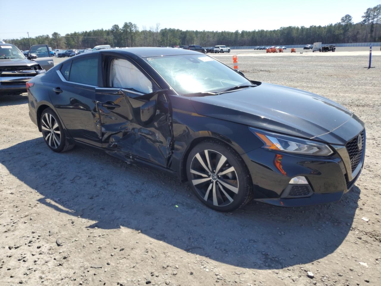 2021 Nissan Altima VIN 1N4BL4CV1MN339475 Copart auction photo, side / front end damage thumbnail 4