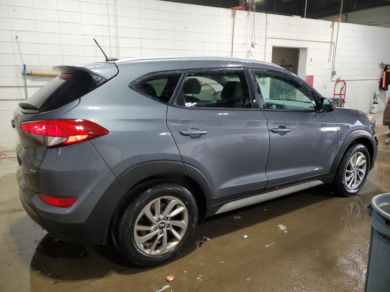 2017 Hyundai Tucson VIN KM8J3CA40HU465618 Copart auction photo, vandalism / front end damage thumbnail 3