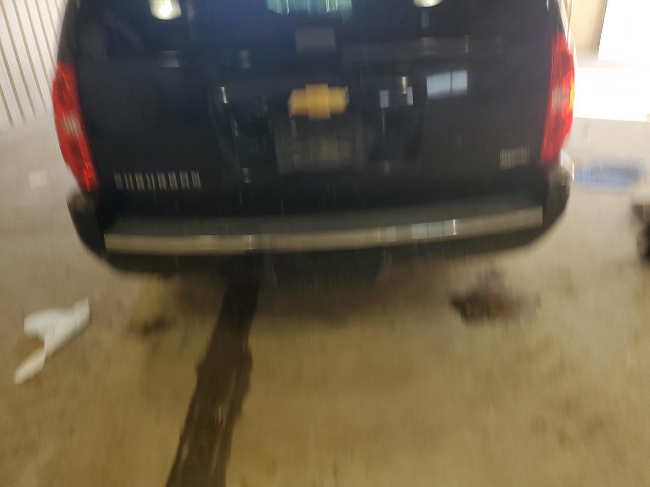 2012 Chevrolet Suburban VIN 1GNSKKE76CR120963 Copart auction photo, minor dent/scratches damage thumbnail 6