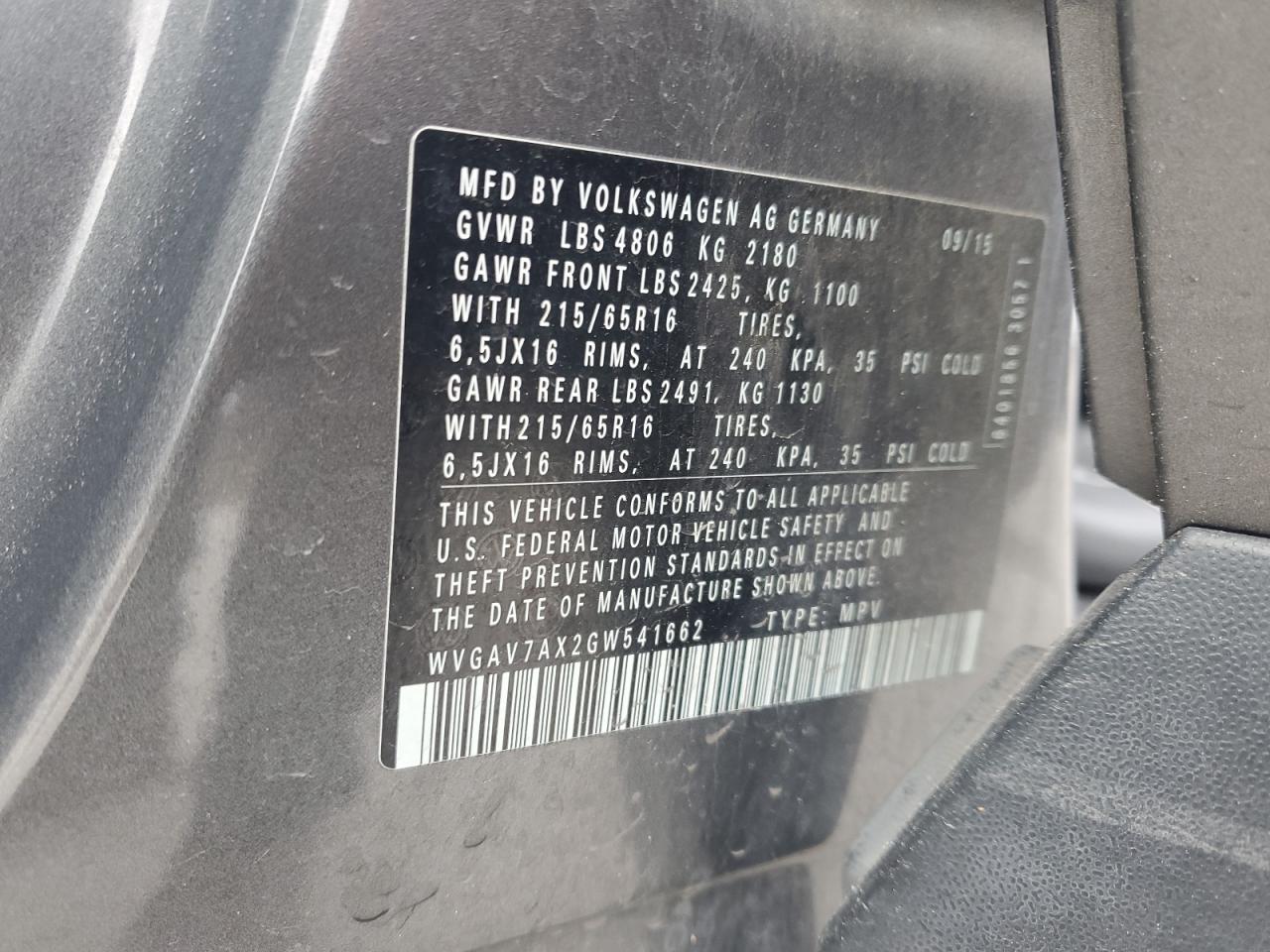 2016 Volkswagen Tiguan VIN WVGAV7AX2GW541662 Copart auction photo, front end / side damage thumbnail 12