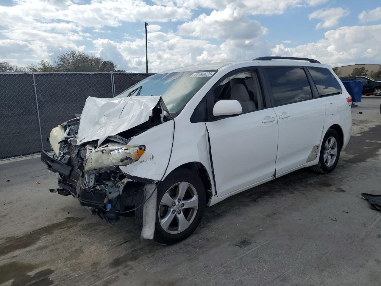2012 Toyota Sienna VIN 5TDKK3DC8CS266988