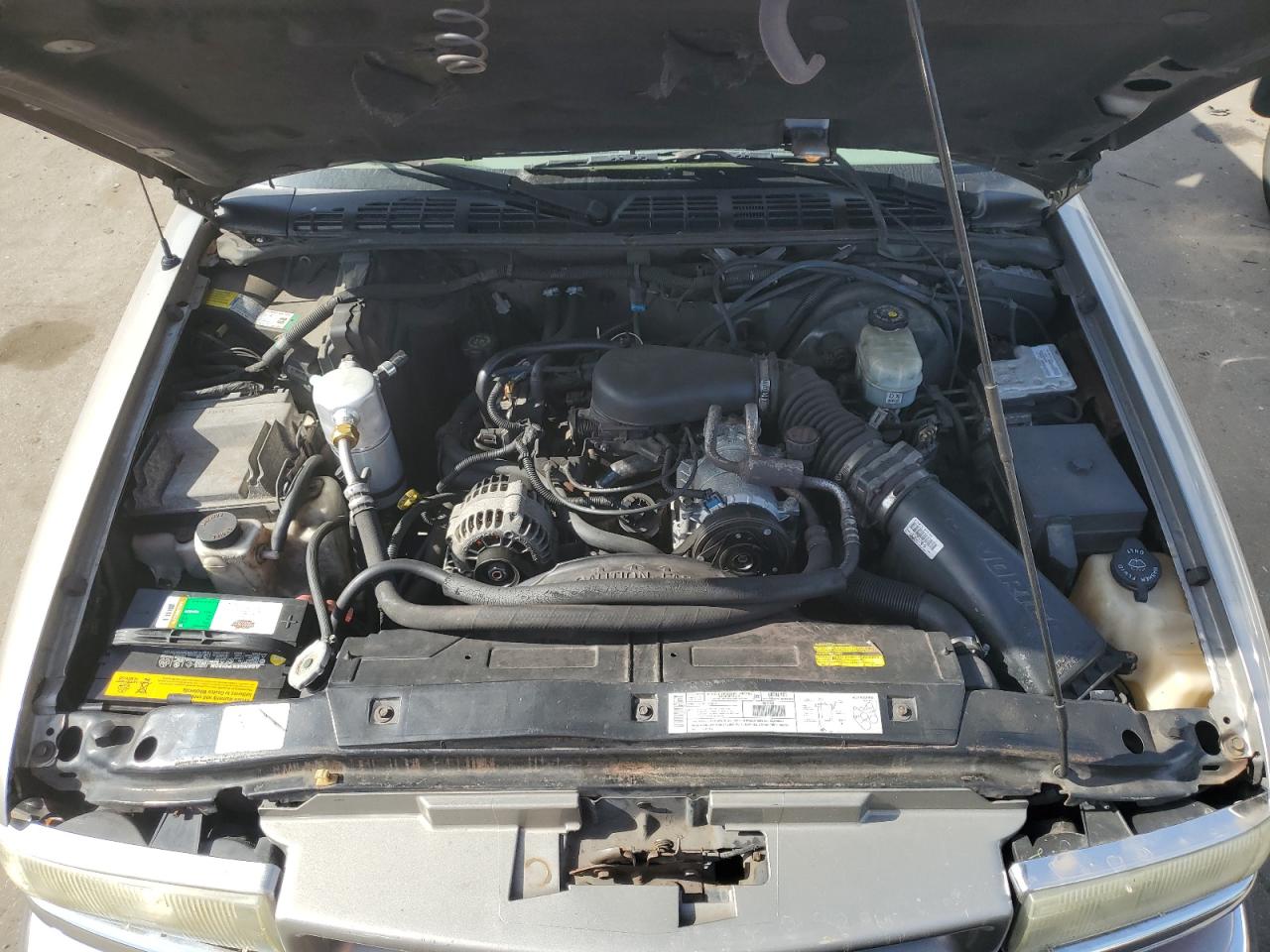 2001 Chevrolet Blazer VIN 1GNDT13W912202072 Copart auction photo, side damage thumbnail 12