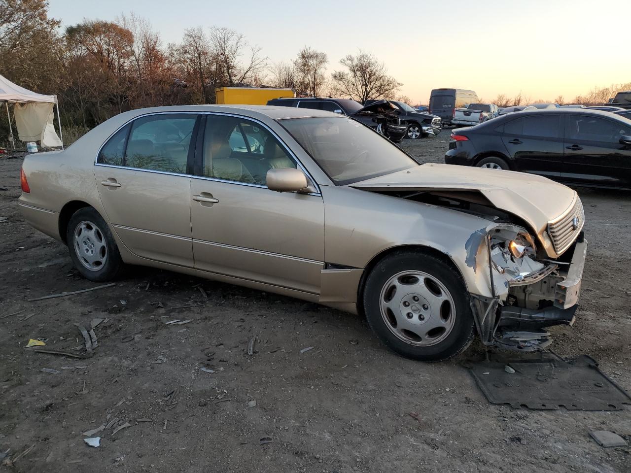 2001 Lexus LS VIN JTHBN30F110018636 Copart auction photo, front end damage thumbnail 4