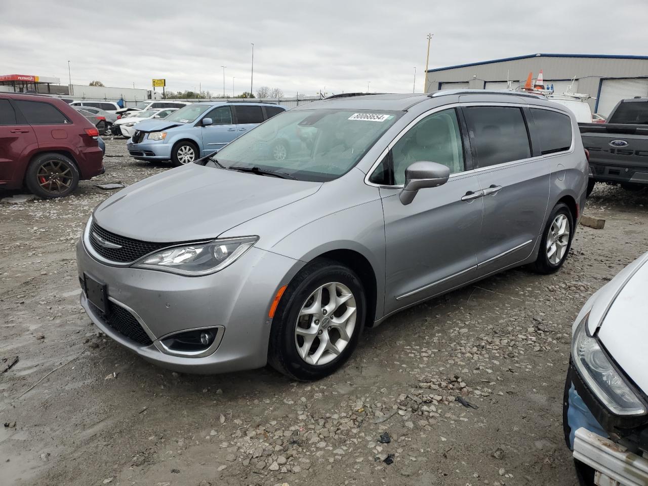 2018 Chrysler Pacifica VIN 2C4RC1EG3JR106444