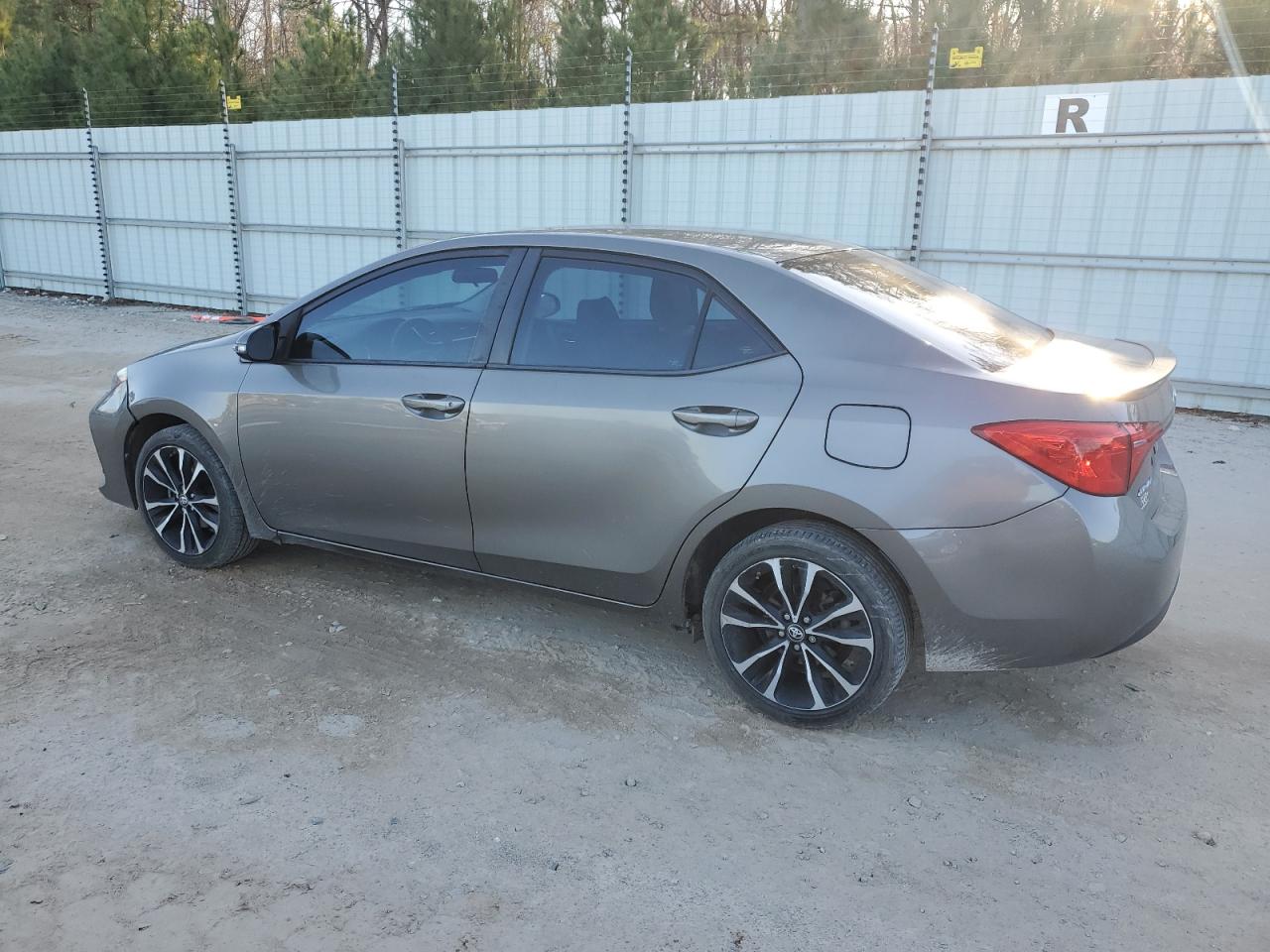 2018 Toyota Corolla VIN 5YFBURHE3JP774624 Copart auction photo, rear end damage thumbnail 2