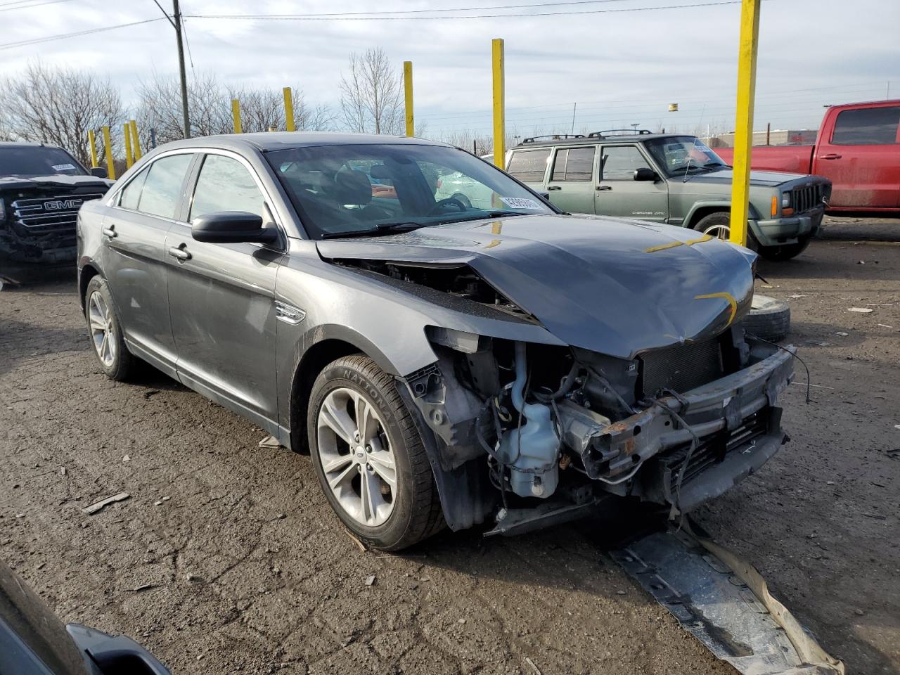 2016 Ford Taurus VIN 1FAHP2E87GG131524 Copart auction photo, front end / minor dent/scratches damage thumbnail 4