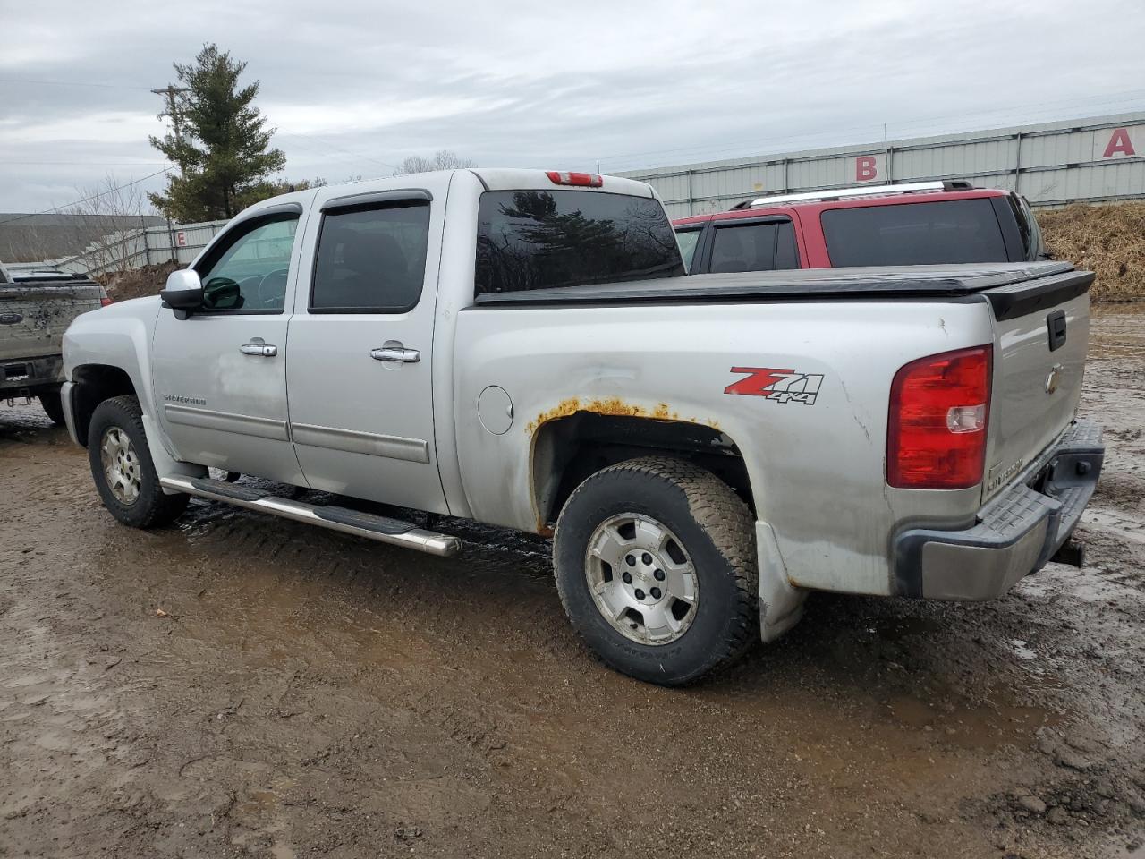 2011 Chevrolet Silverado VIN 3GCPKSE36BG393010 Copart auction photo, side damage thumbnail 2