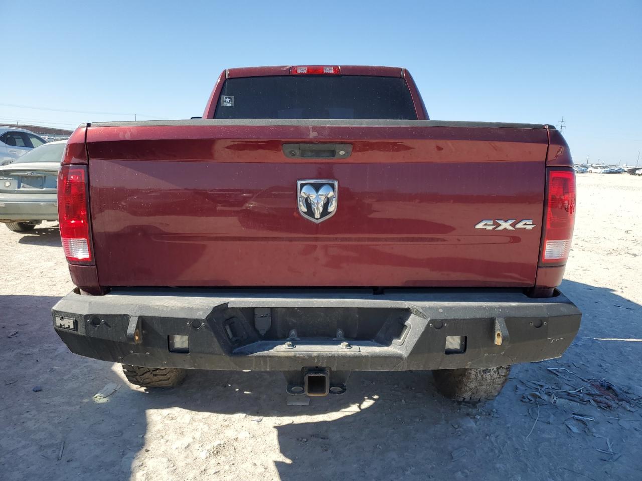 2018 RAM 2500 VIN 3C6UR5CLXJG358091 Copart auction photo, front end damage thumbnail 6