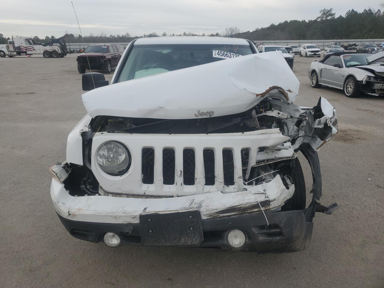2017 Jeep Liberty (Patriot) VIN 1C4NJRBB4HD142216 Copart auction photo, front end damage thumbnail 5