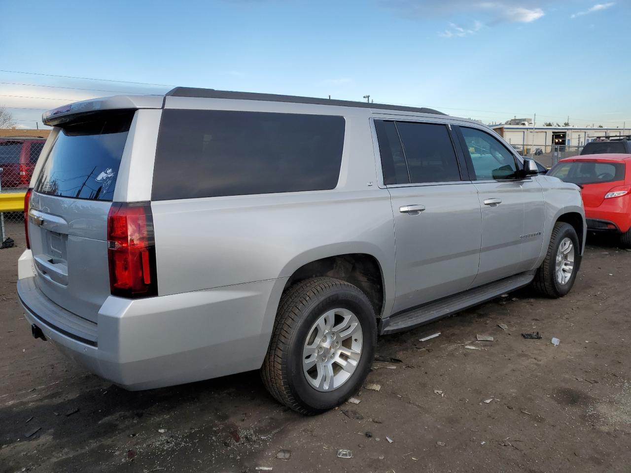 2019 Chevrolet Suburban VIN 1GNSKHKC8KR138089 Copart auction photo, front end damage thumbnail 3