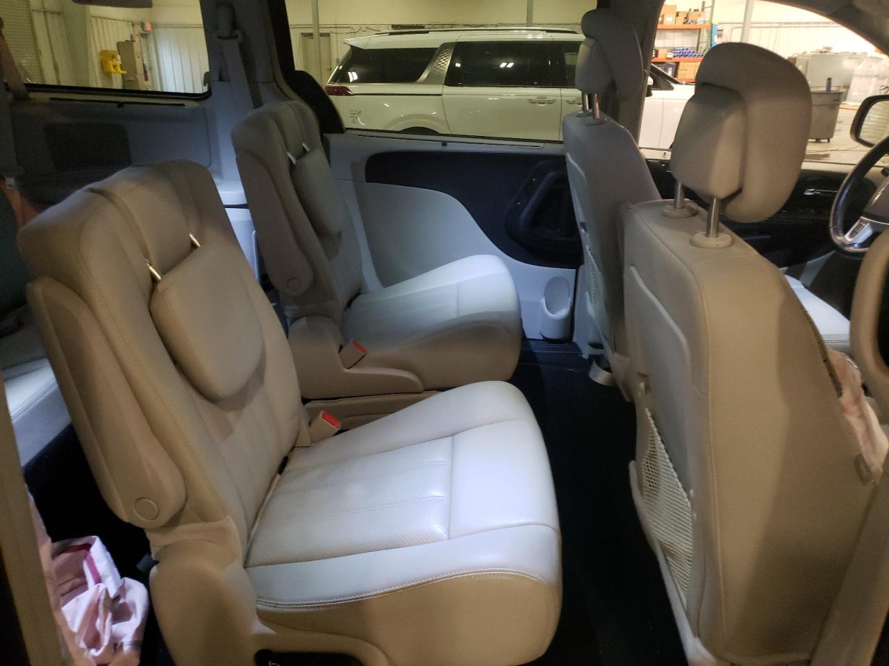 2015 Chrysler Town & Country VIN 2C4RC1CG8FR726667 Copart auction photo, side / front end damage thumbnail 11