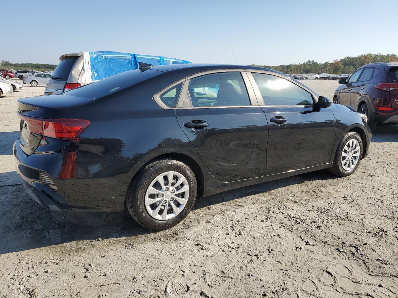 2024 KIA Forte VIN 3KPF24AD9RE711407 Copart auction photo, side damage thumbnail 3