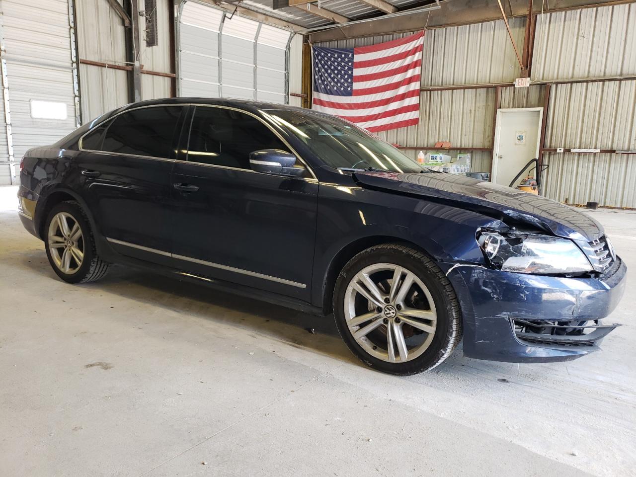 2015 Volkswagen Passat VIN 1VWCV7A39FC077972 Copart auction photo, front end damage thumbnail 4