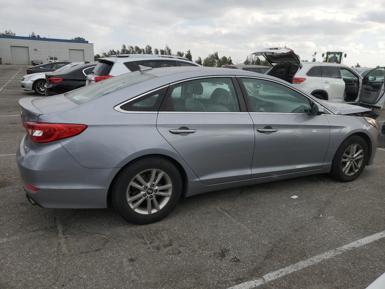 2017 Hyundai Sonata VIN 5NPE24AF9HH554677 Copart auction photo, front end / side damage thumbnail 3