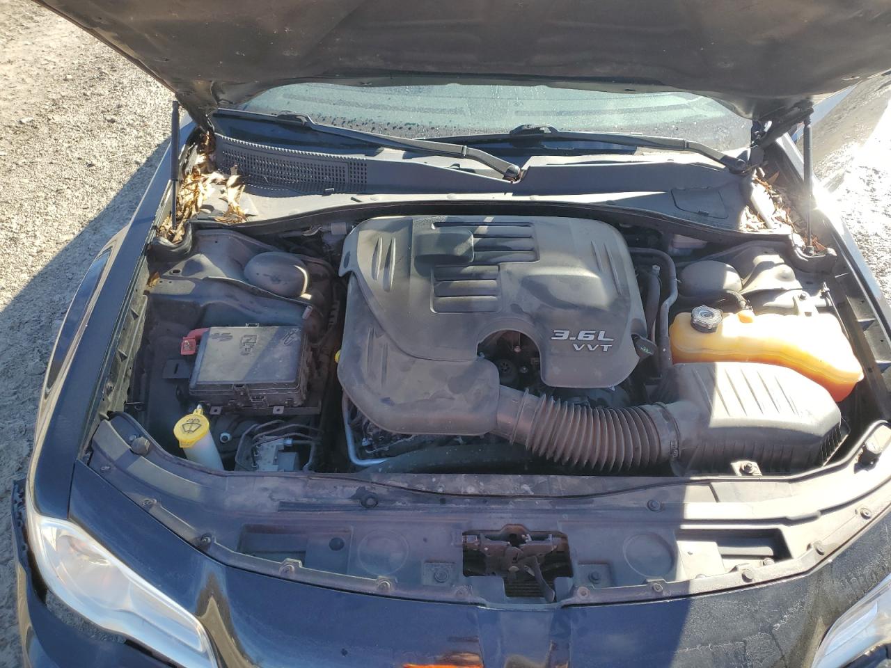 2015 Chrysler 300 VIN 2C3CCAAG0FH749556 Copart auction photo, front end damage thumbnail 11